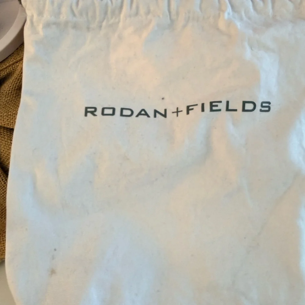 New Rodan+Fields branded LED portable travel makeup mirror 3 light settings